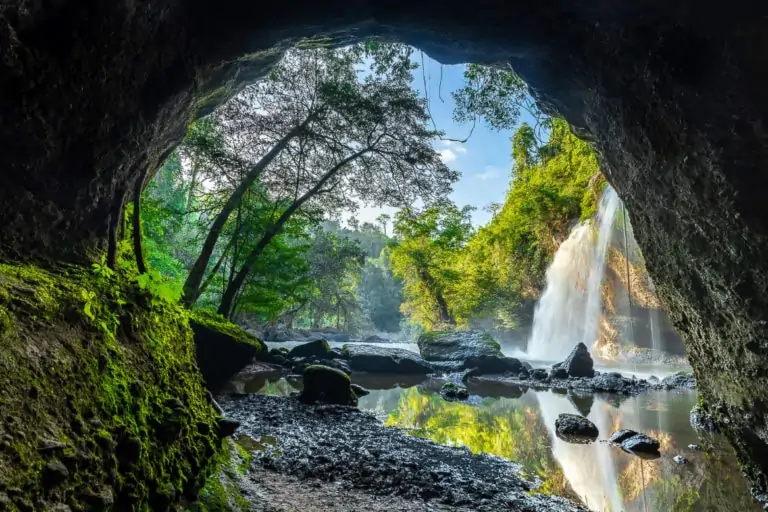 KHAOYAI-natural-haew-suwat-waterfall-with-moss